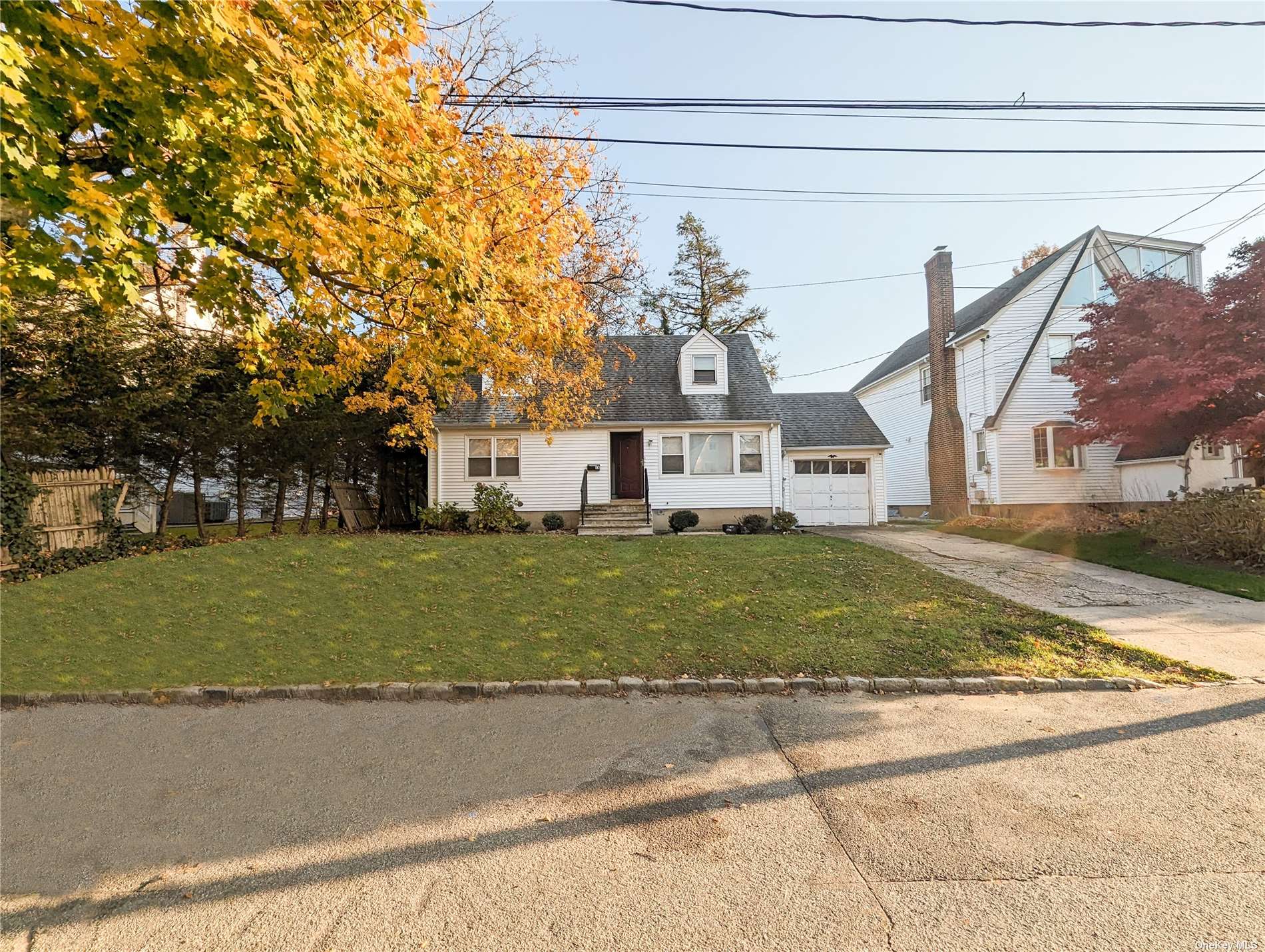 Single Family Iowa  Nassau, NY 11020, MLS-3517256-2