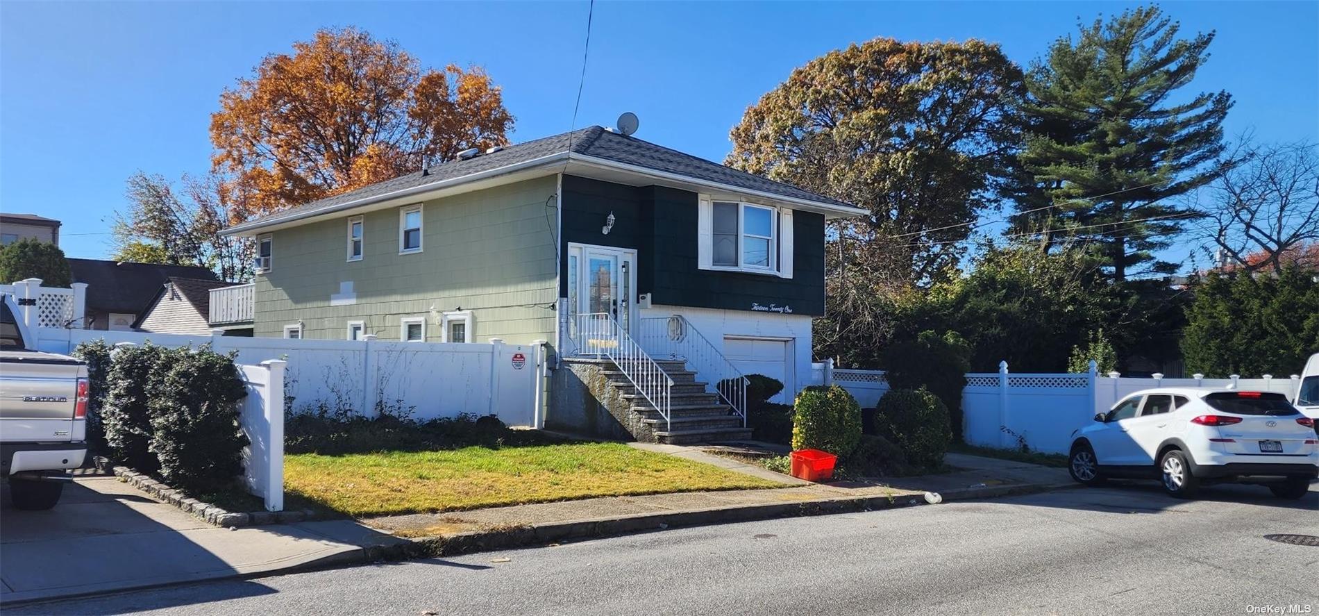 Single Family B  Nassau, NY 11003, MLS-3515294-2