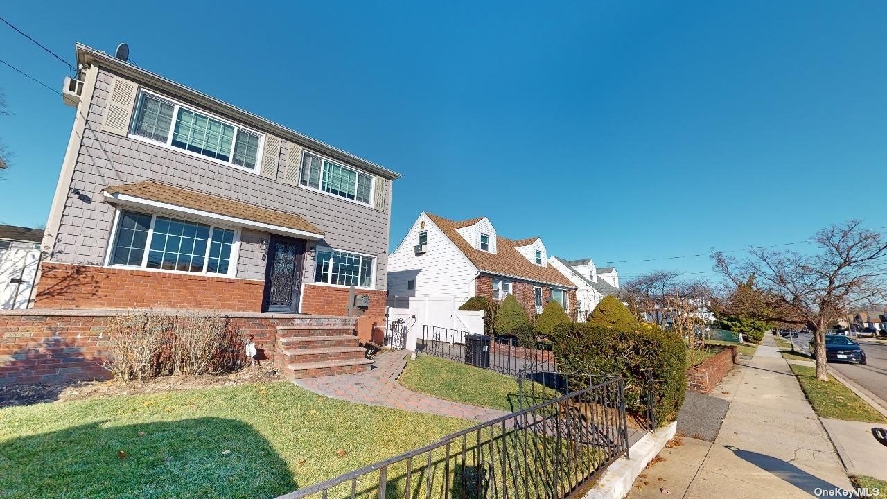 Single Family Ormonde  Nassau, NY 11580, MLS-3519308-2