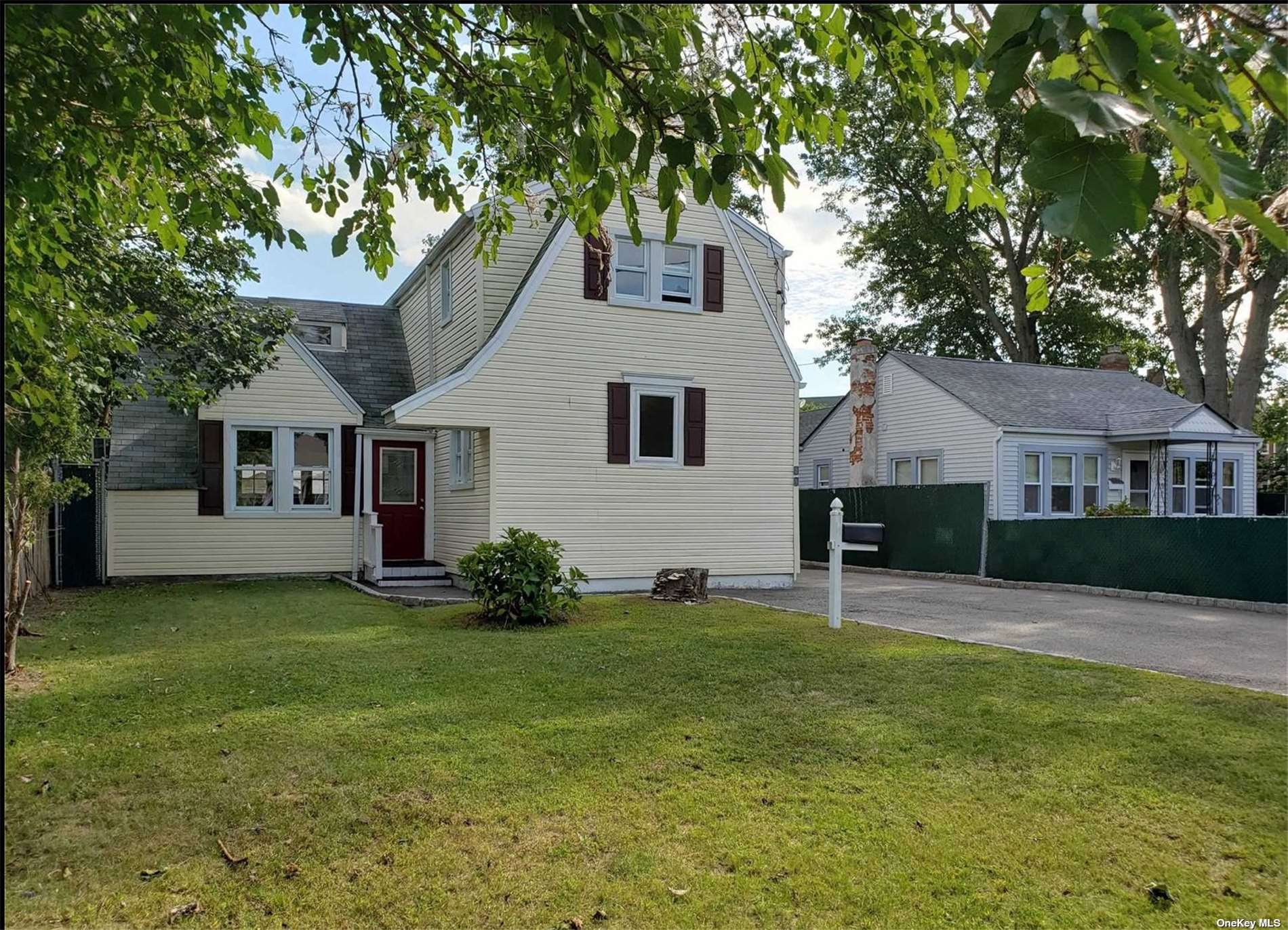 Single Family Danes  Suffolk, NY 11772, MLS-3516319-2