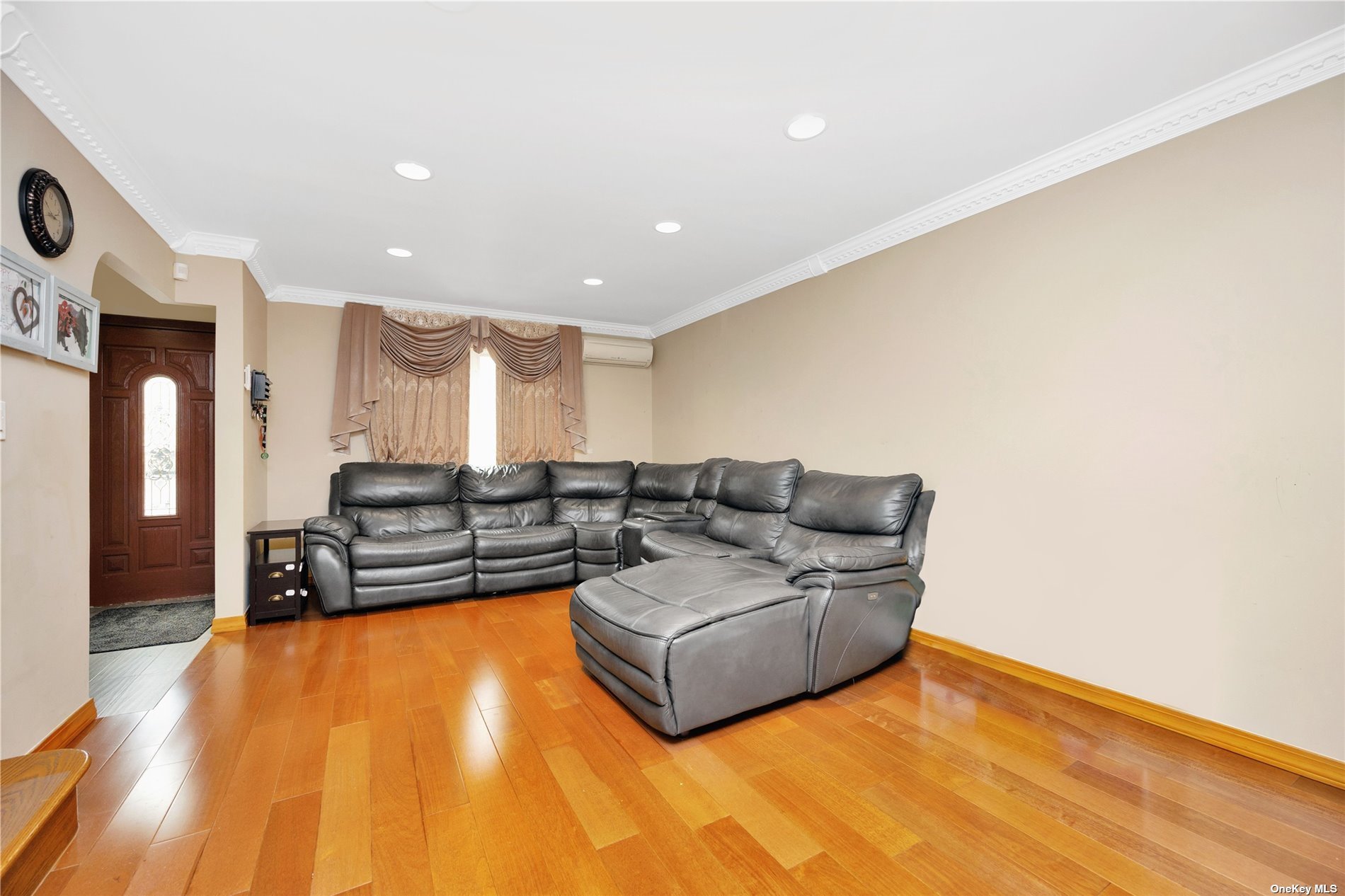 Single Family Alderton  Queens, NY 11374, MLS-3482325-2