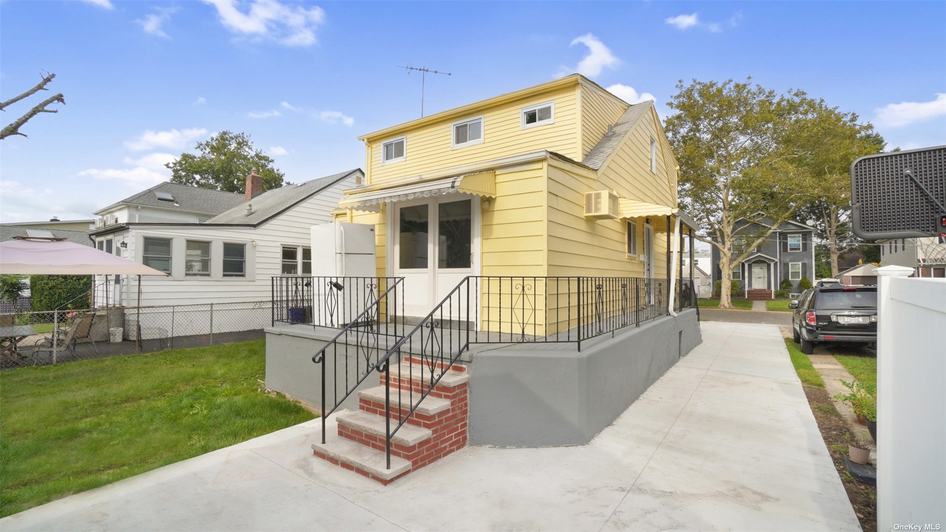 Single Family 7th  Nassau, NY 11040, MLS-3507365-2