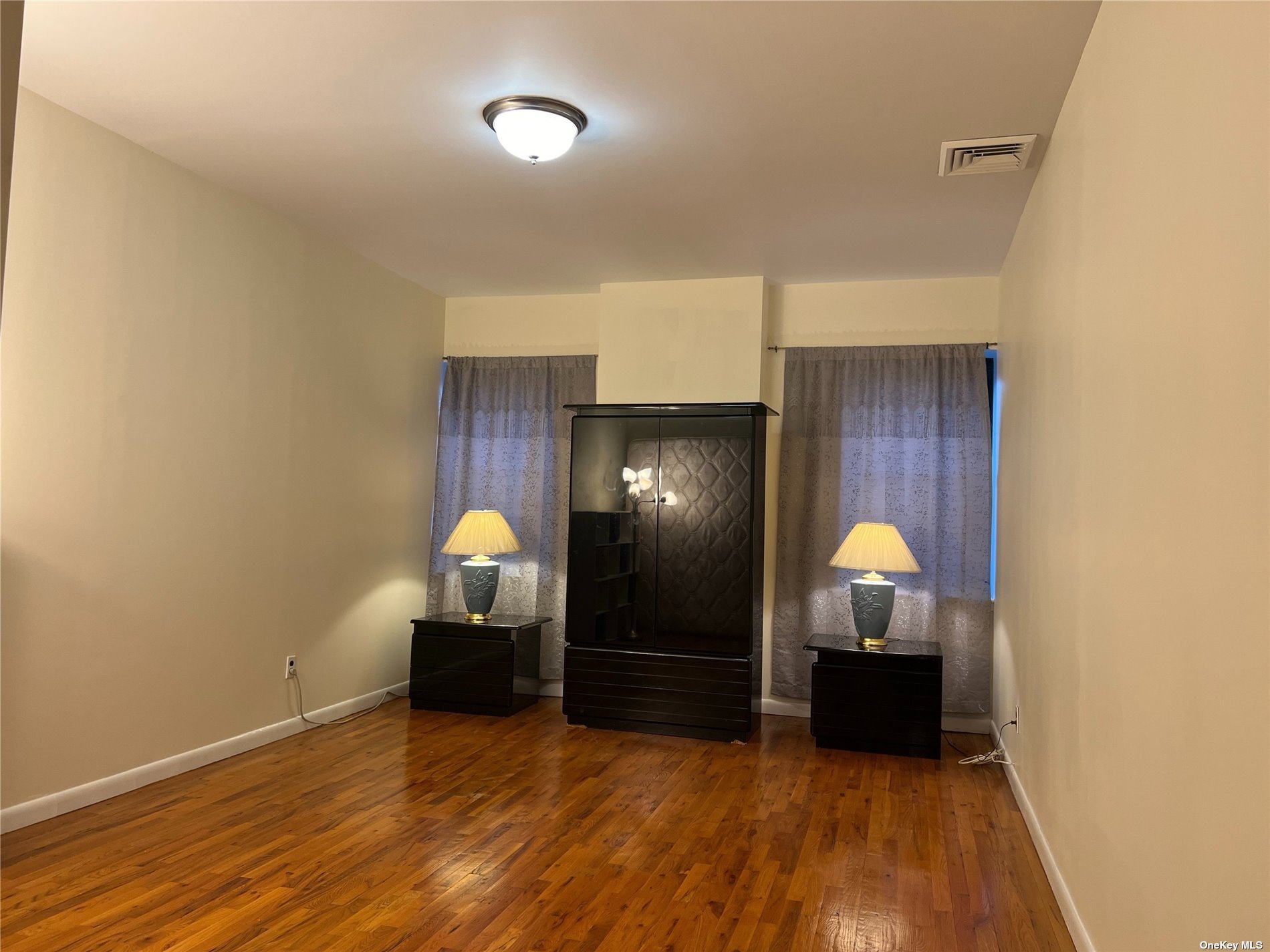 House Woodside  Queens, NY 11377, MLS-3520403-2