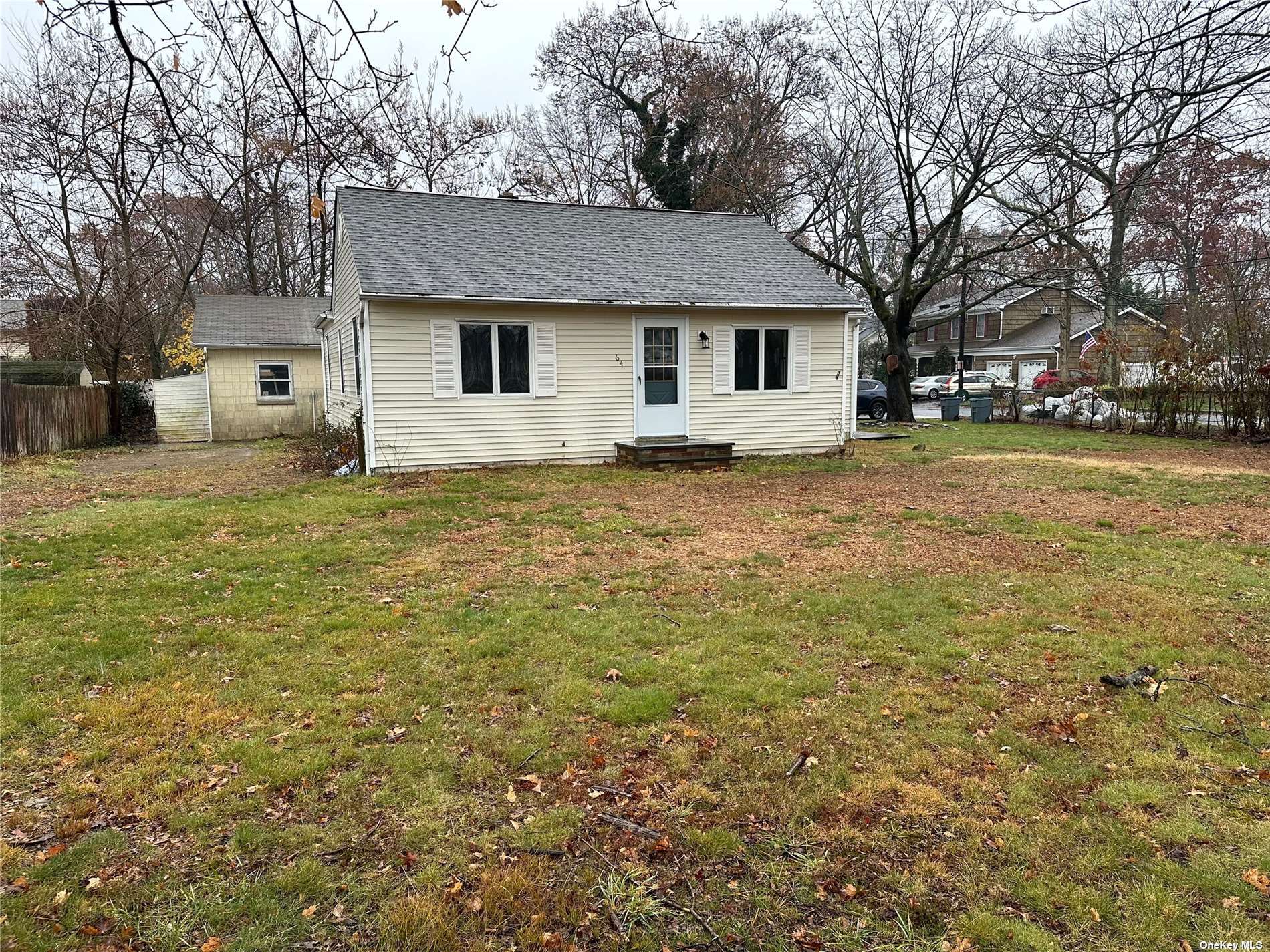 House Woodlawn  Suffolk, NY 11780, MLS-3519411-2