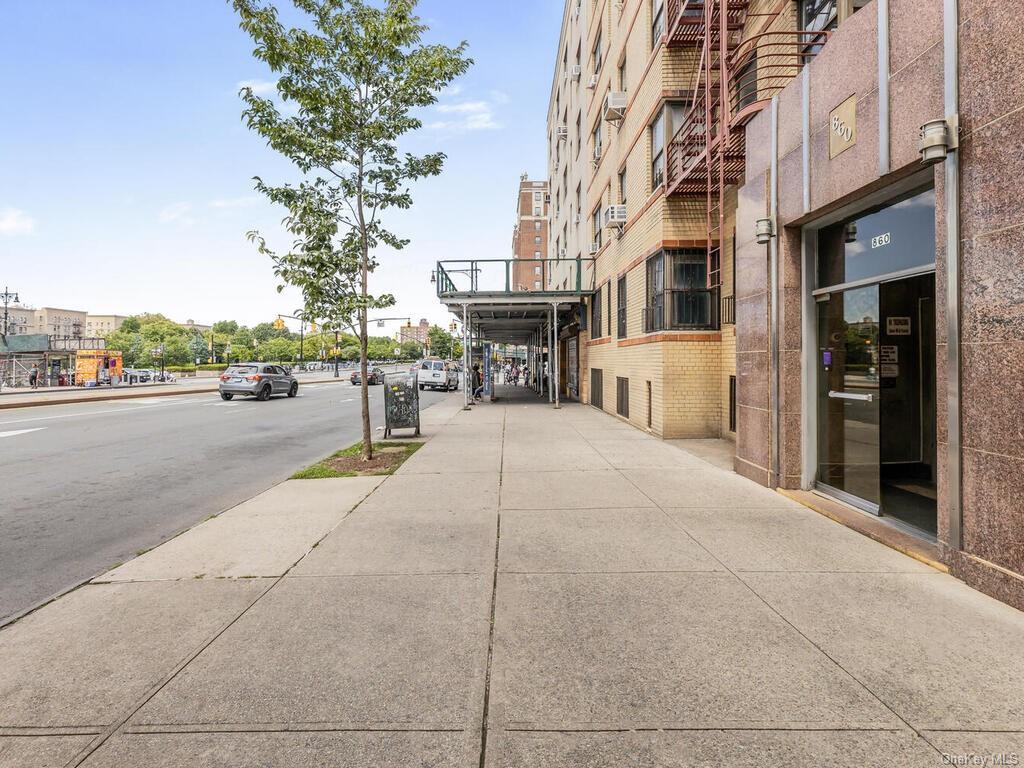 Coop Grand Concourse  Bronx, NY 10451, MLS-H6265414-2