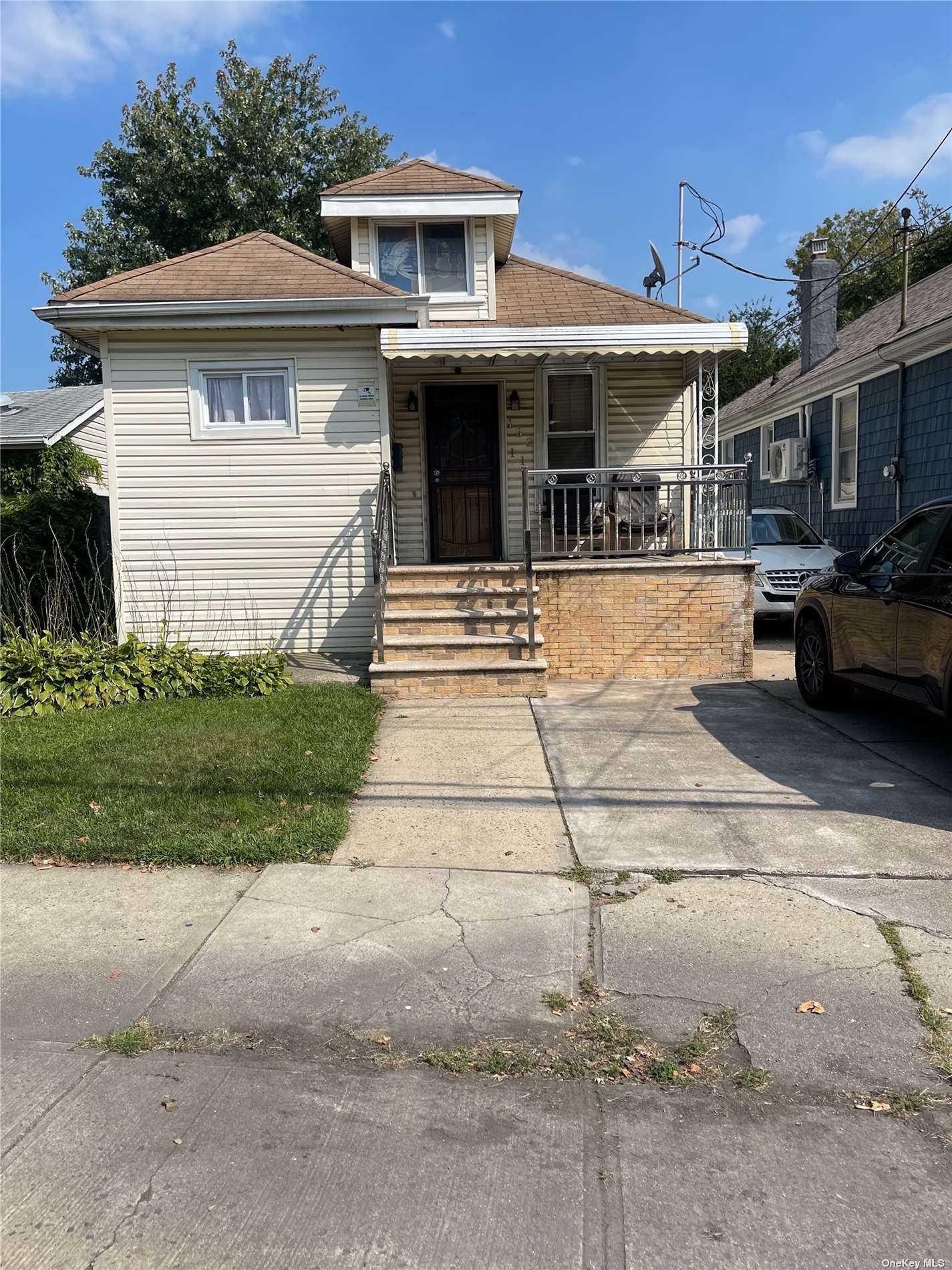 Single Family Centreville  Queens, NY 11417, MLS-3502438-2