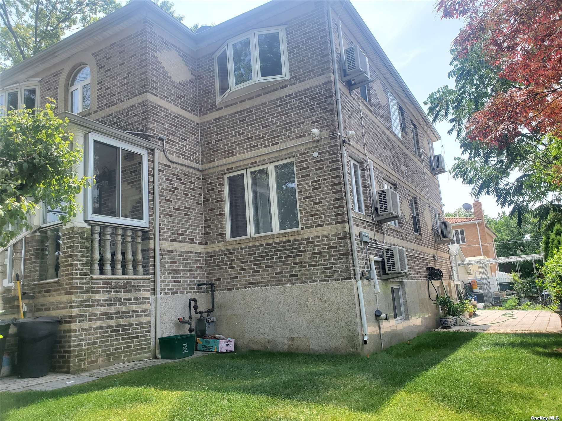 Single Family Oceania  Queens, NY 11364, MLS-3494448-2