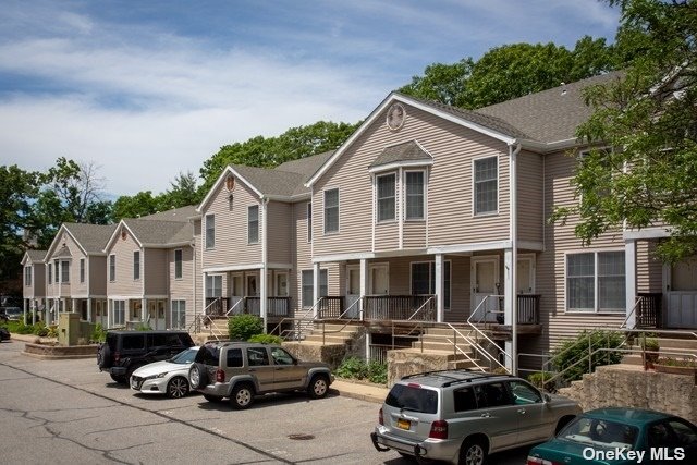 Apartment Smithtown  Suffolk, NY 11767, MLS-3519493-2