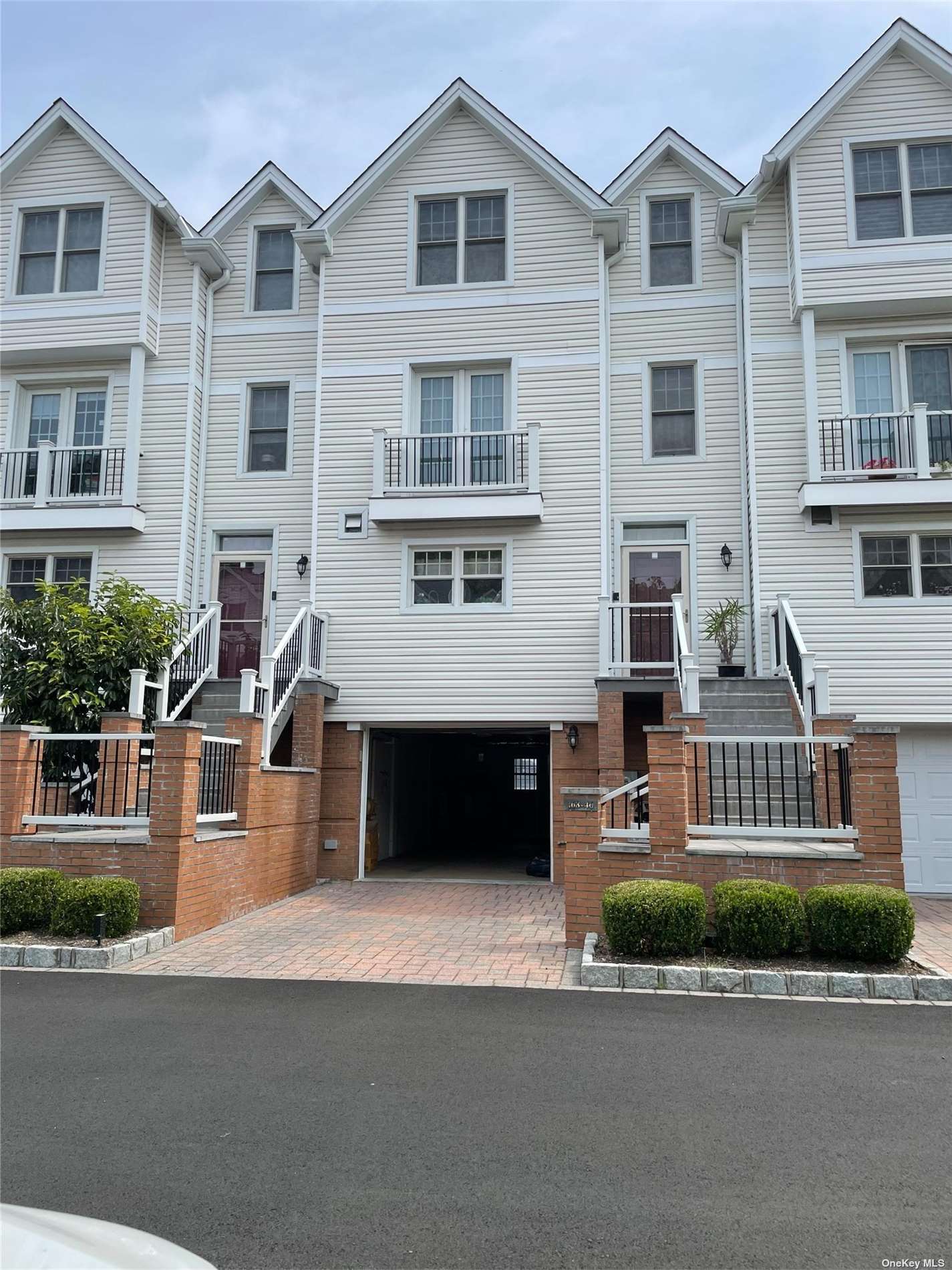 Condo Powells Cove  Queens, NY 11357, MLS-3499522-2