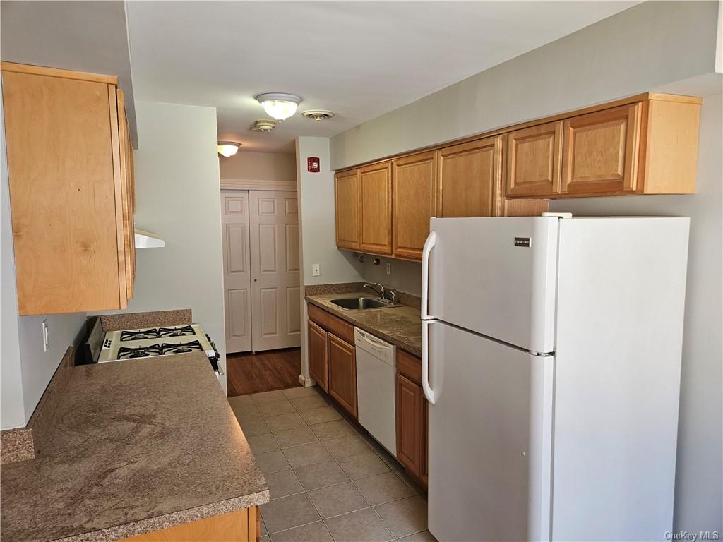 Apartment Pavilion Ridge  Rockland, NY 10901, MLS-H6276543-2
