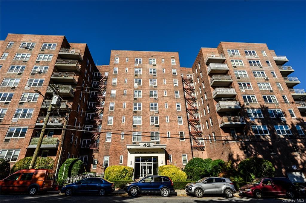 Coop Bronx River  Westchester, NY 10704, MLS-H6275549-2