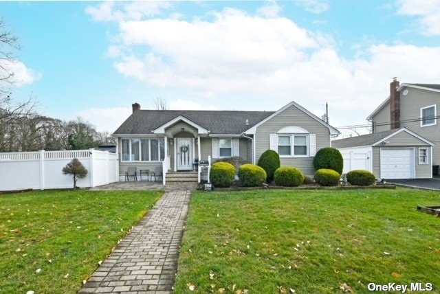 Single Family Ruth  Nassau, NY 11793, MLS-3519554-2