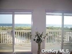 House Oceanfront  Nassau, NY 11561, MLS-3462555-2