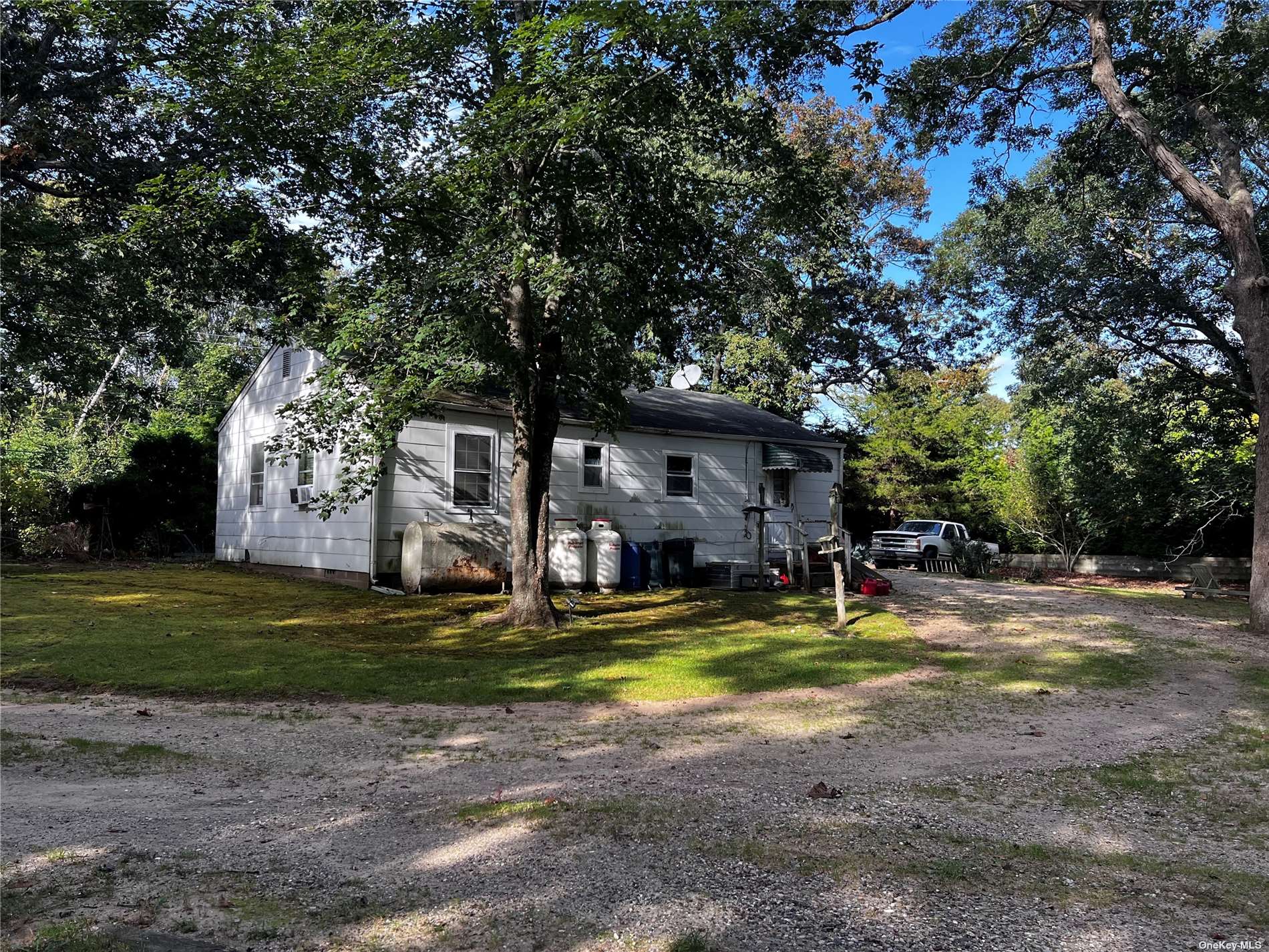 Single Family Town  Suffolk, NY 11937, MLS-3509608-2