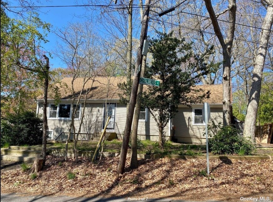 Single Family Walnut  Suffolk, NY 11790, MLS-3510629-2