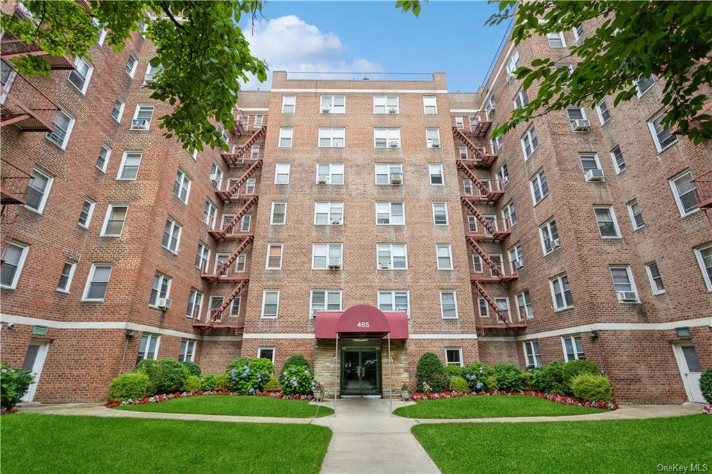 Coop Bronx River  Westchester, NY 10704, MLS-H6256643-2