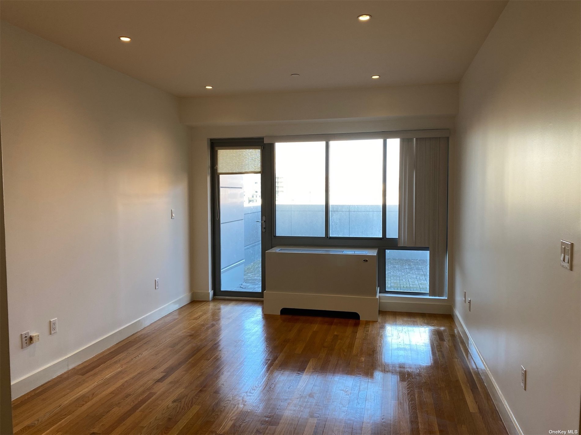 Condo Main Street  Queens, NY 11355, MLS-3473654-2