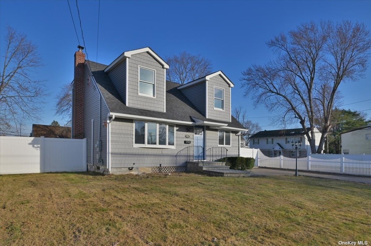 Single Family 3rd  Suffolk, NY 11729, MLS-3520692-2