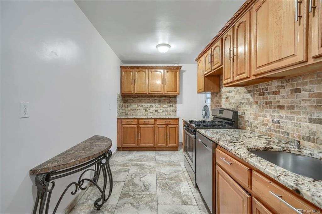 Coop Bronx River  Westchester, NY 10704, MLS-H6267707-2