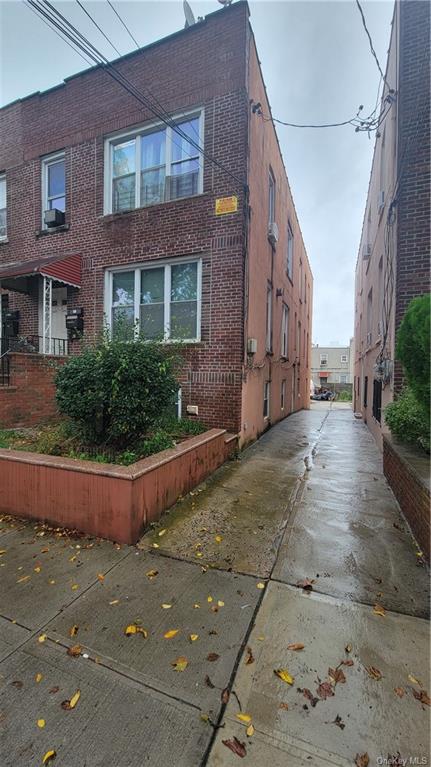 Single Family Fish  Bronx, NY 10469, MLS-H6274711-2