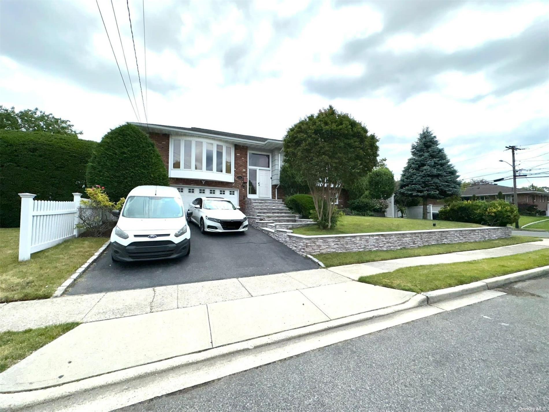 Single Family Vivian Ct  Nassau, NY 11510, MLS-3486728-2