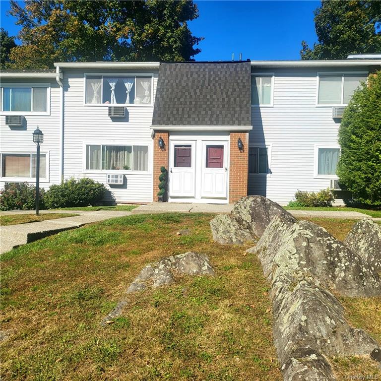 Condo South Road  Dutchess, NY 12601, MLS-H6274752-2