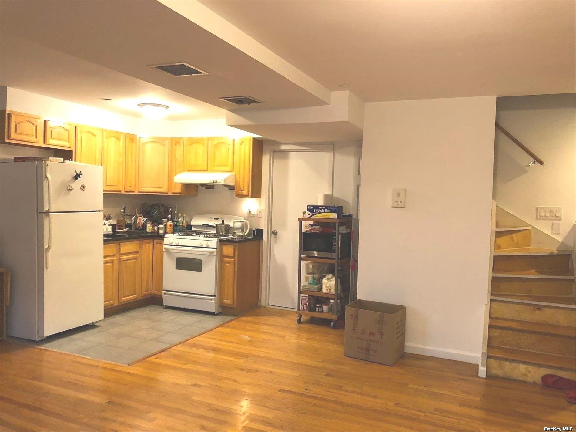 Condo Robinson  Queens, NY 11355, MLS-3509788-2