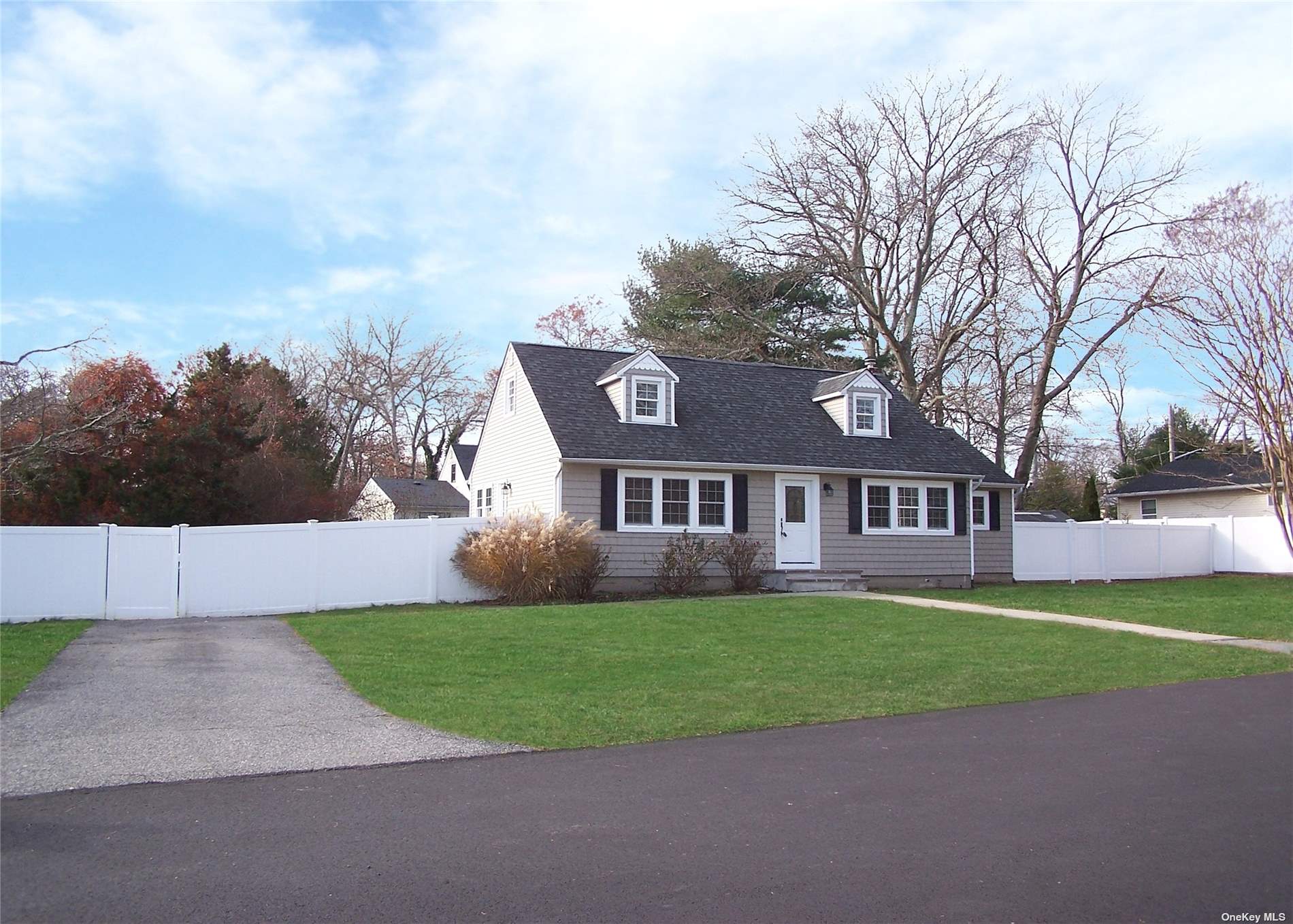 Single Family Hawk  Suffolk, NY 11778, MLS-3519805-2