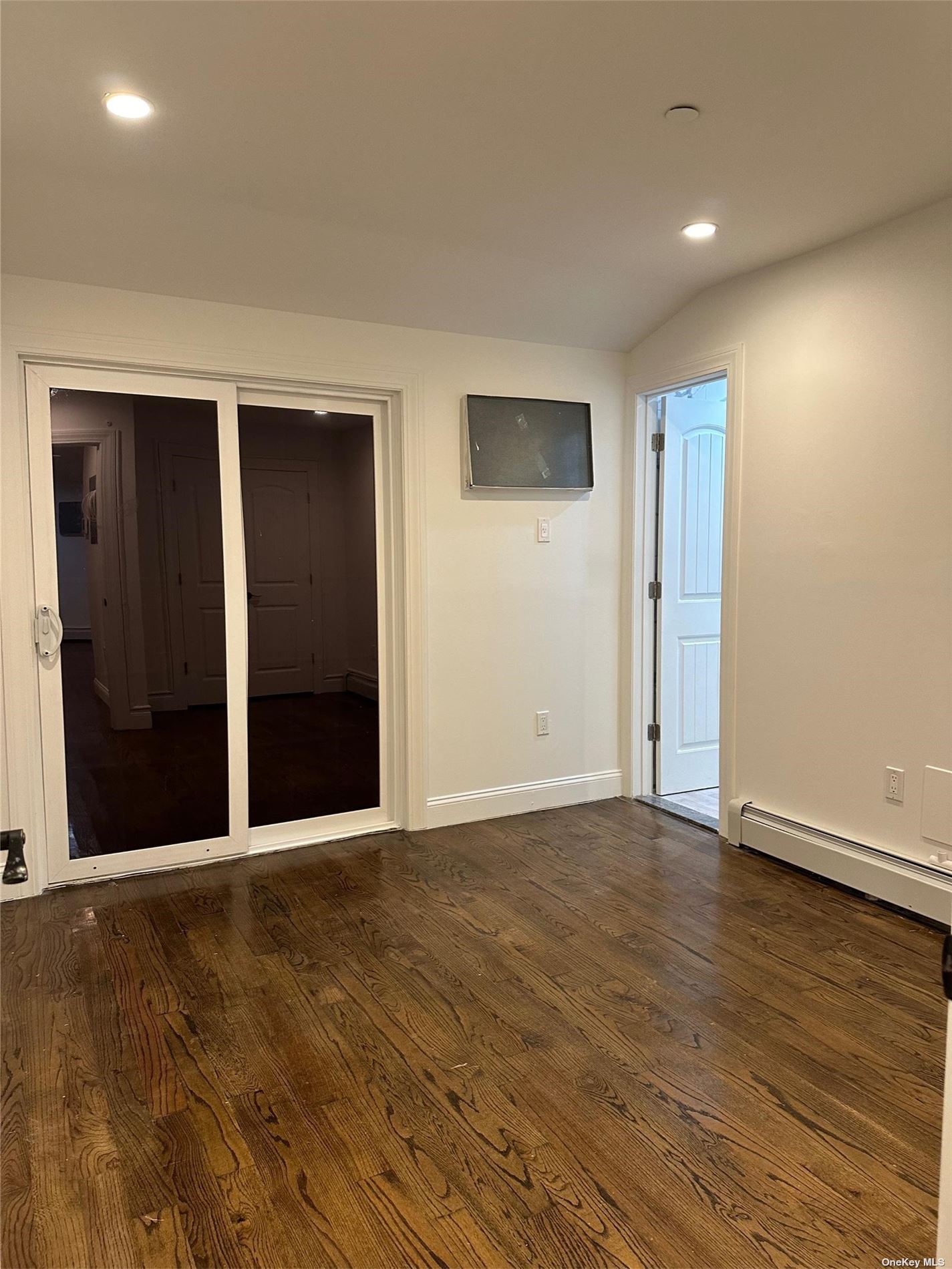 Apartment 164th Ave  Queens, NY 11414, MLS-3518835-2