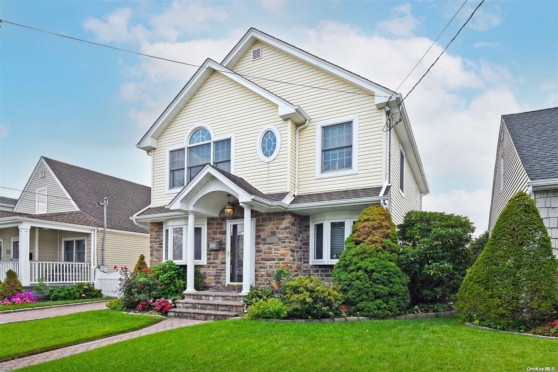 Single Family Royal  Nassau, NY 11501, MLS-3489881-2