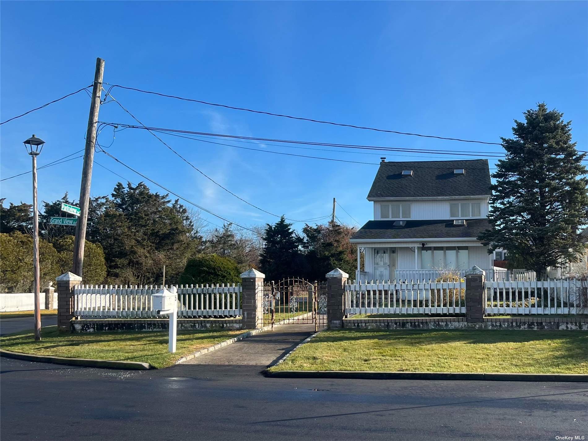 Single Family Grandview  Suffolk, NY 11967, MLS-3519906-2