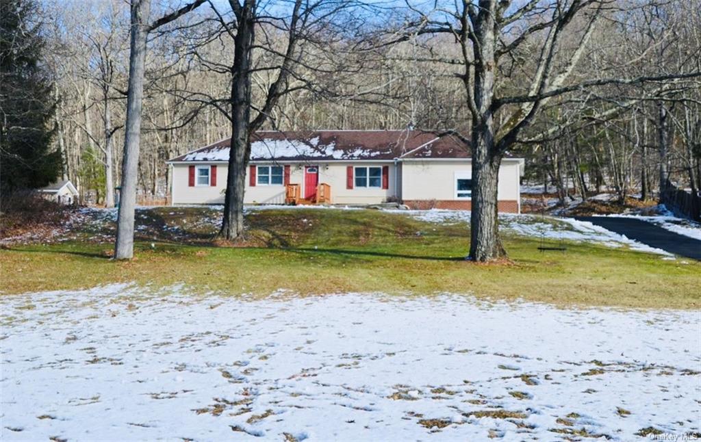 Single Family Cragsmoor  Ulster, NY 12566, MLS-H6280907-2