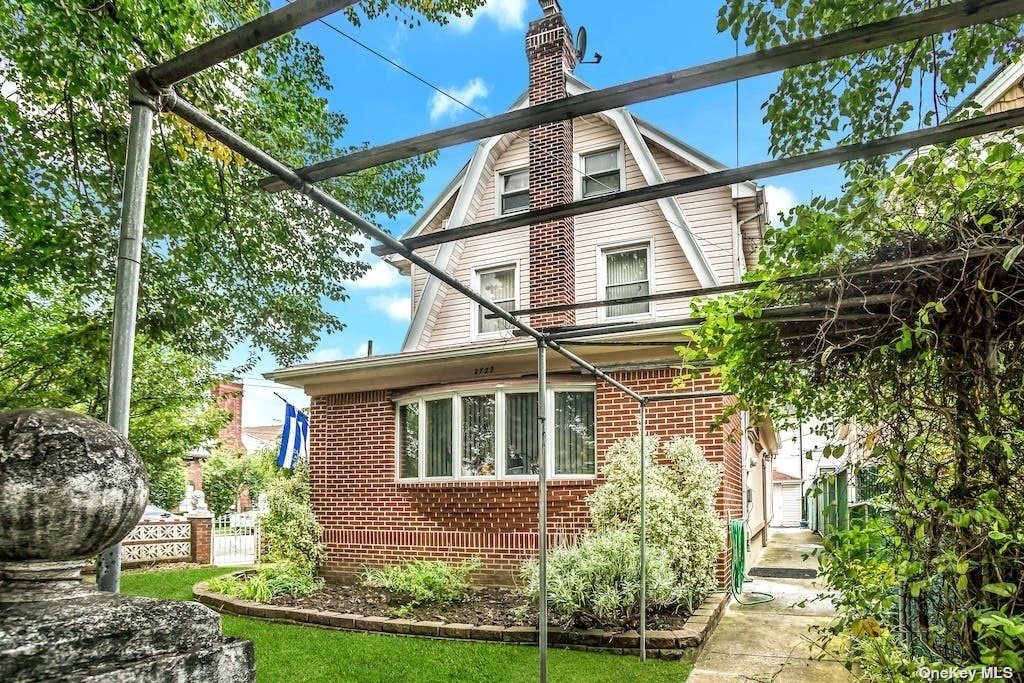 Single Family Avenue R  Brooklyn, NY 11229, MLS-3497922-2