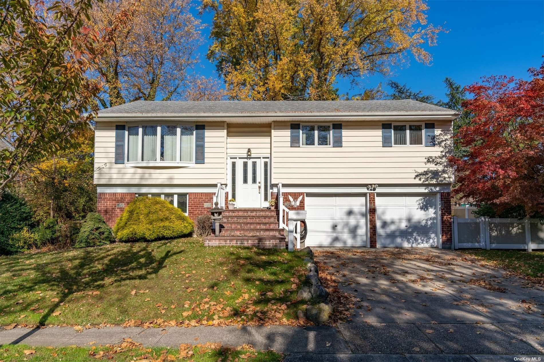 Single Family Wicks  Suffolk, NY 11725, MLS-3518929-2