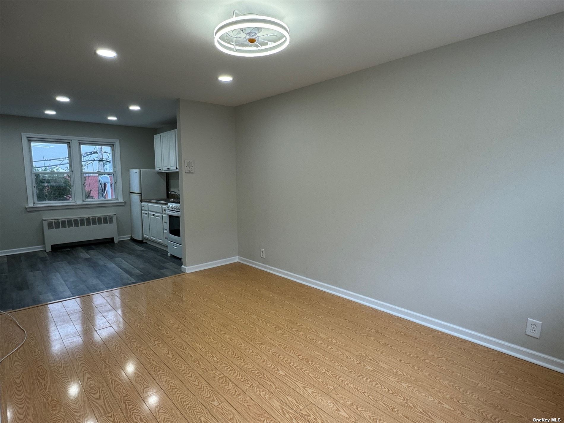 Apartment Broadway  Nassau, NY 11561, MLS-3497935-2