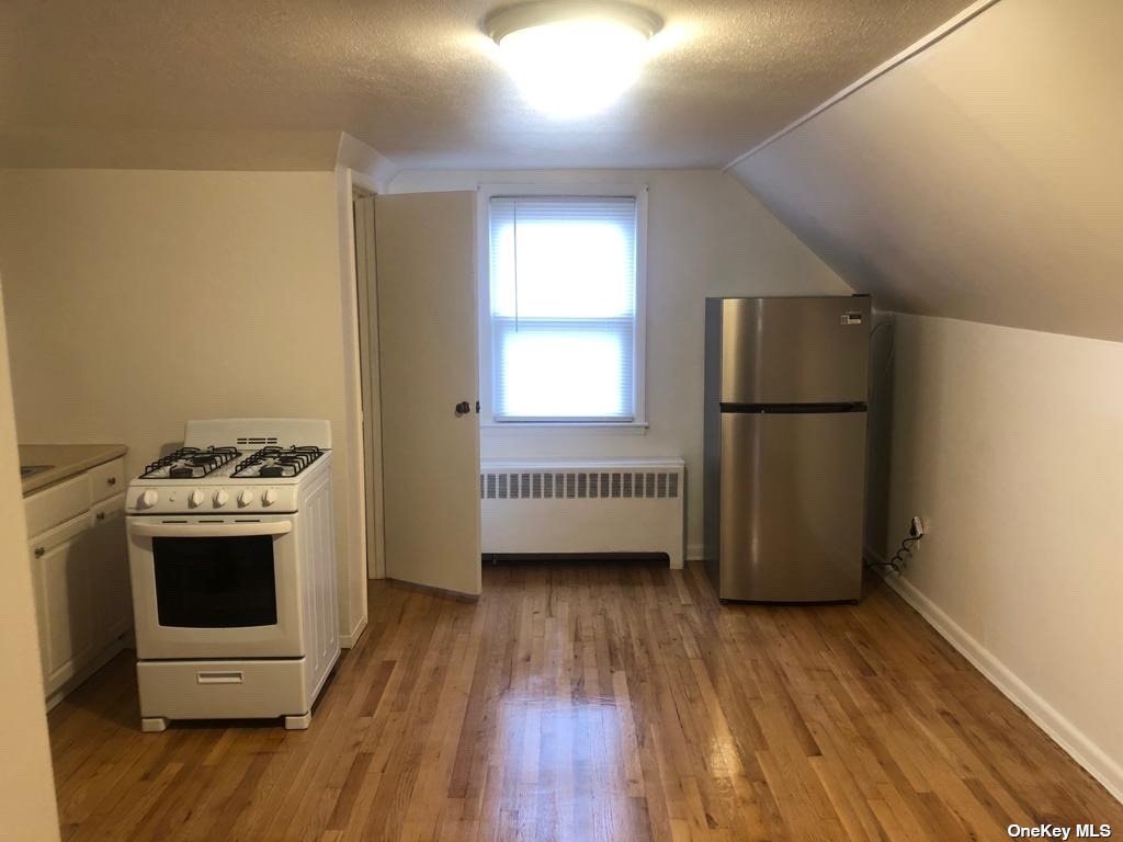 Apartment Baylis  Nassau, NY 11003, MLS-3518978-2