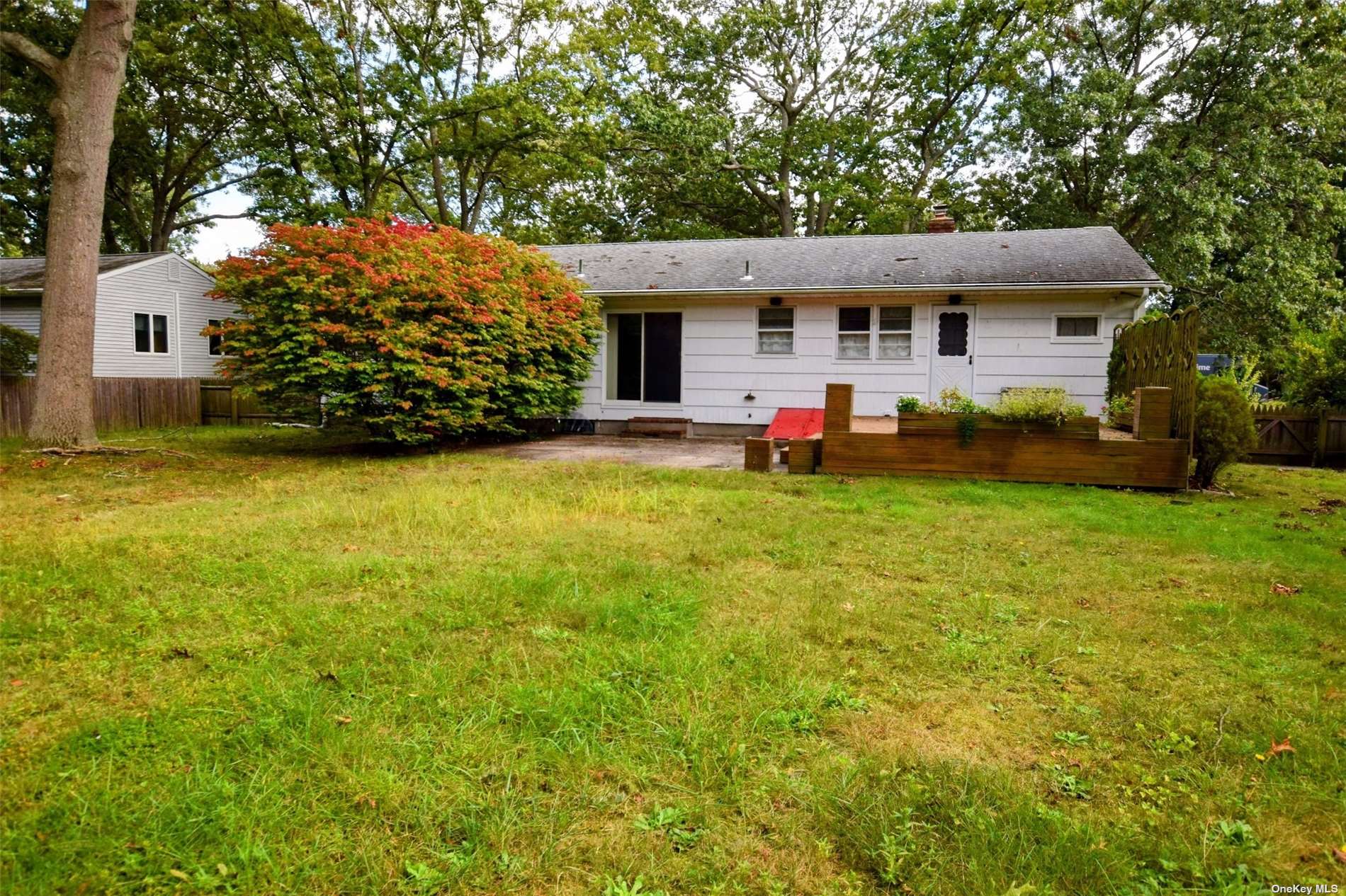 Single Family Howells Point  Suffolk, NY 11713, MLS-3506997-2