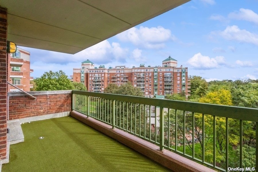 Condo Cherry Valley  Nassau, NY 11530, MLS-3511169-21