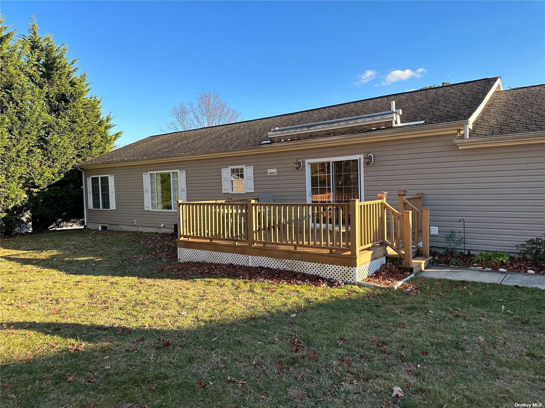 Single Family Middle  Suffolk, NY 11933, MLS-3519574-21