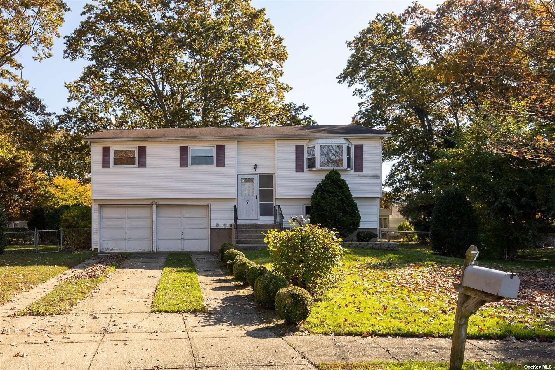 Single Family Sun  Suffolk, NY 11717, MLS-3514023-22