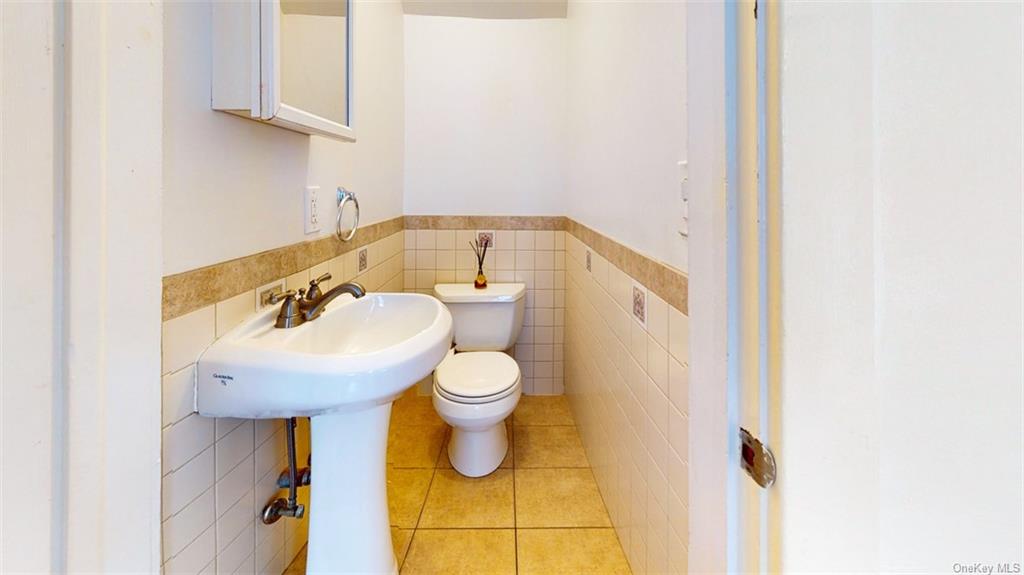 Apartment Brown  Westchester, NY 10583, MLS-H6250904-23