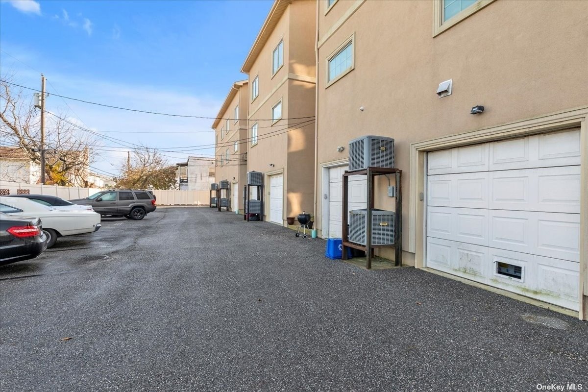 Condo Broadway  Nassau, NY 11561, MLS-3520528-25