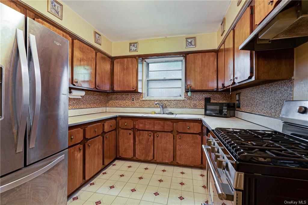 Three Family Fort Independence  Bronx, NY 10463, MLS-H6257351-27