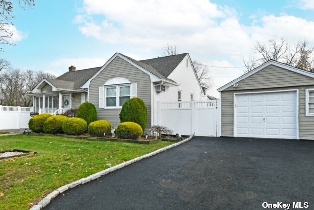 Single Family Ruth  Nassau, NY 11793, MLS-3519554-27