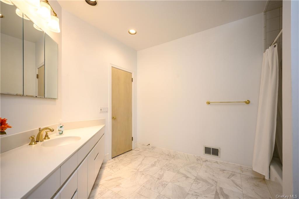 Apartment Chestnut Hill  Westchester, NY 10510, MLS-H6269194-28