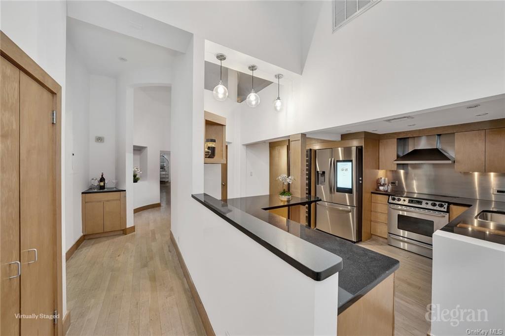 Coop E 49th St  Manhattan, NY 10017, MLS-H6279033-3