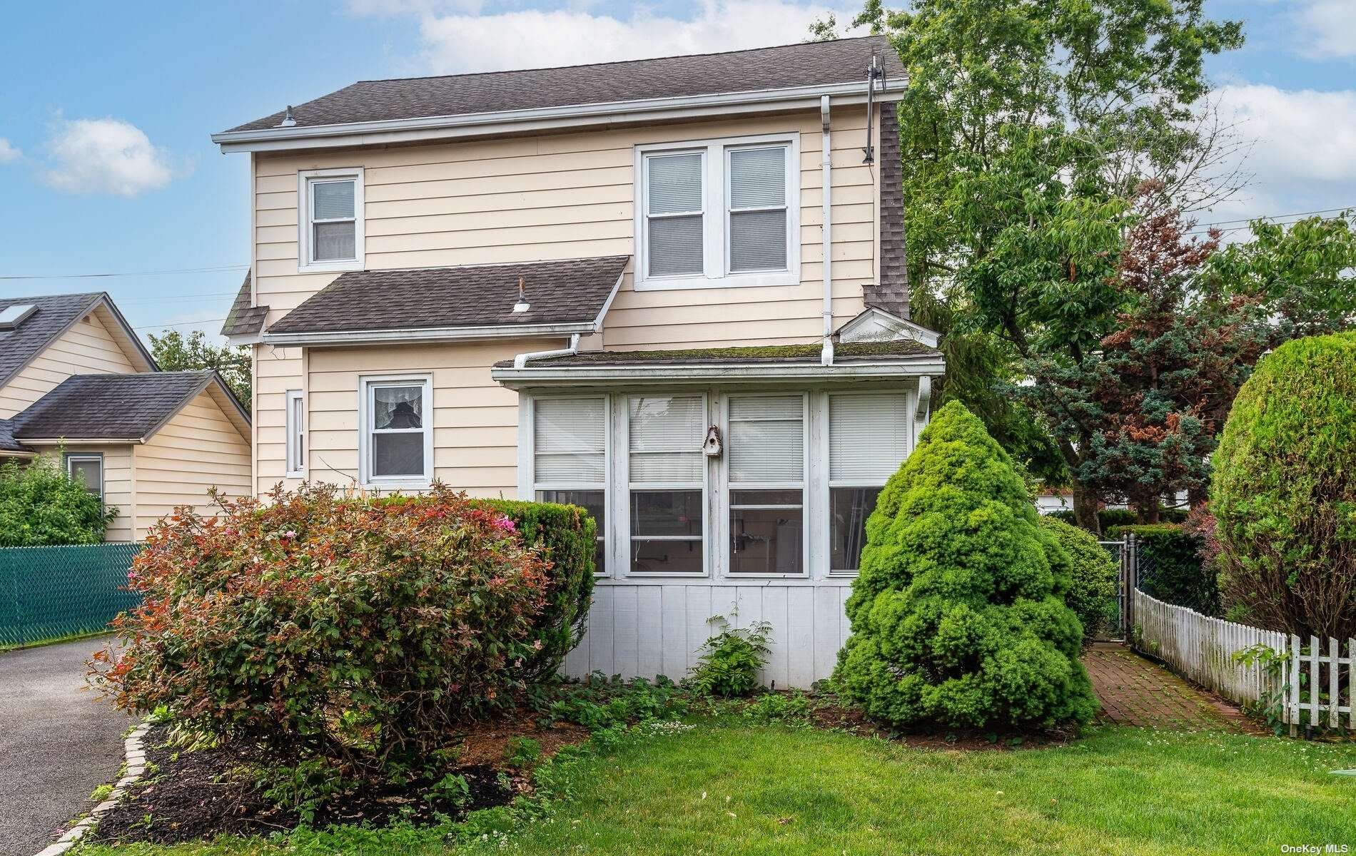 House Westbury  Nassau, NY 11501, MLS-3519044-3