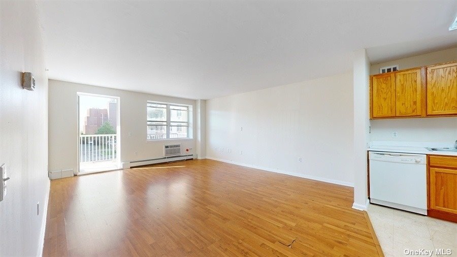 Condo Beach 81st  Queens, NY 11693, MLS-3503081-3