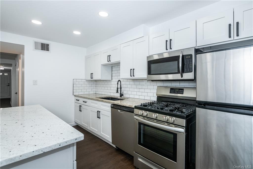 Apartment Fenton  Bronx, NY 10469, MLS-H6271095-3