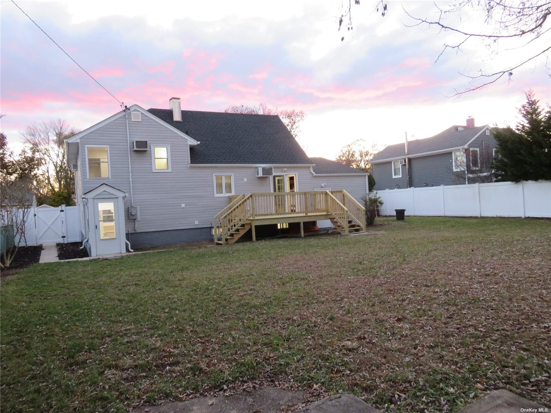 Single Family Saddle  Suffolk, NY 11720, MLS-3516153-3